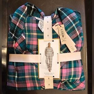 Ladies Flannel Pajama Set- Victoria's Secret, Sz Small, Green & Pink, NWT